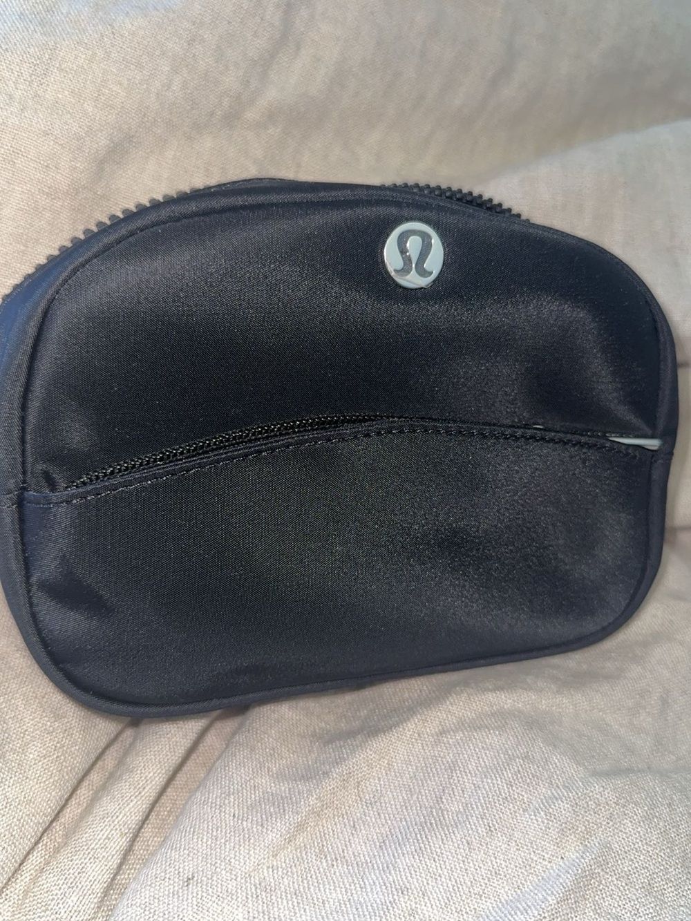 lululemon city essentials mini pouch 2L